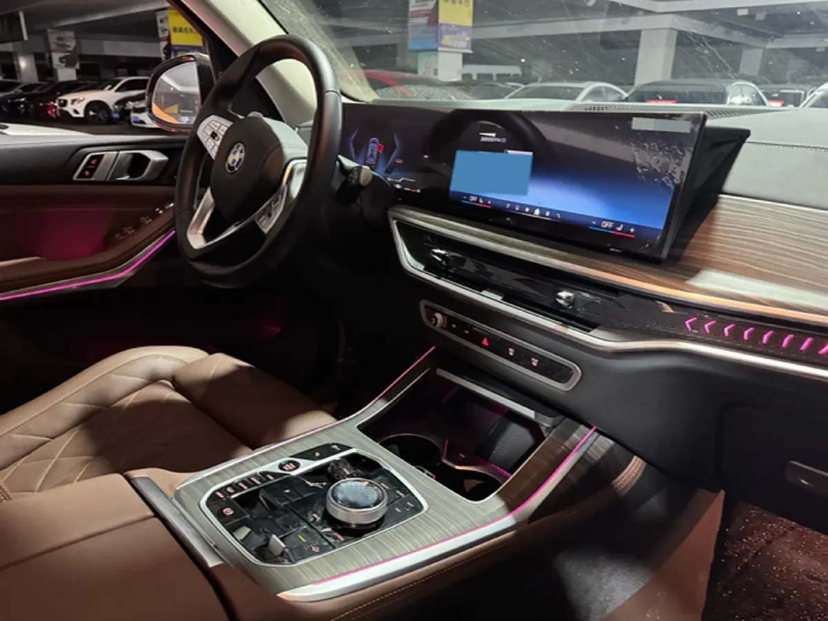 2024 BMW X7 3.0T 381HP L6 8AT,autocango,china used car exporter,china ev exporter,chinese used car exporter,chinese used ev exporter