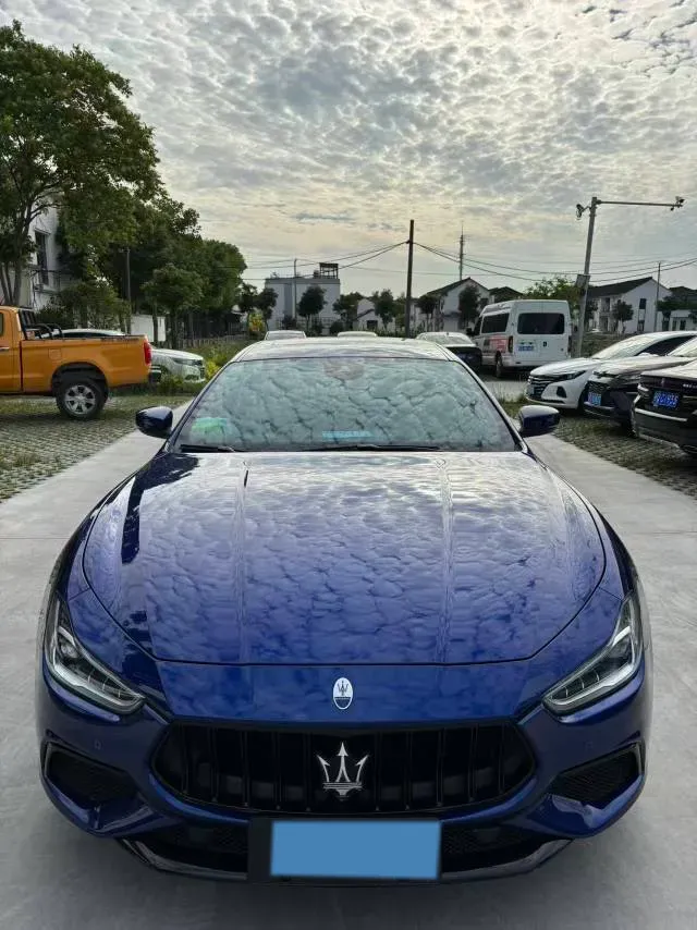 2022 Maserati Ghibli 3.0T 350HP V6 8AT,autocango,china used car exporter,china ev exporter,chinese used car exporter,chinese used ev exporter