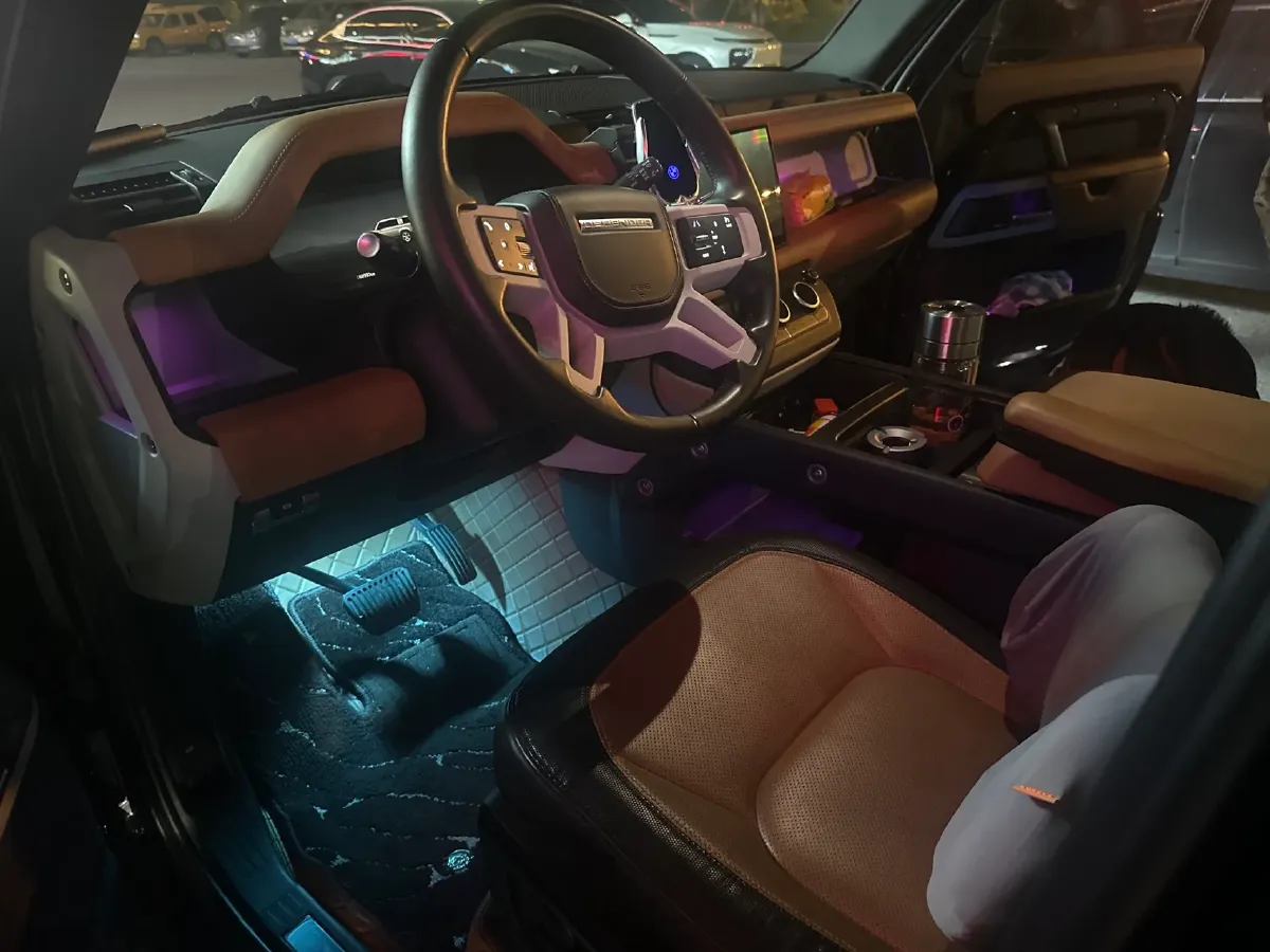 2024 Land Rover Defender 3.0T 400HP L6 8AT,autocango,china used car exporter,china ev exporter,chinese used car exporter,chinese used ev exporter