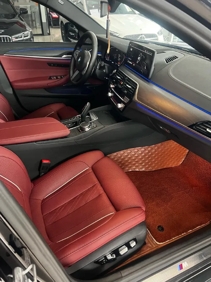 2023 BMW 5 Series 2.0T 245HP L4 8AT,autocango,china used car exporter,china ev exporter,chinese used car exporter,chinese used ev exporter