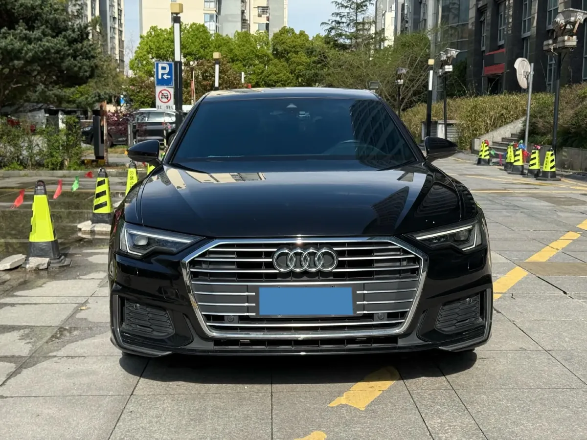 2022 Audi A6L 2.0T 190HP L4 7DCT,autocango,china used car exporter,china ev exporter,chinese used car exporter,chinese used ev exporter