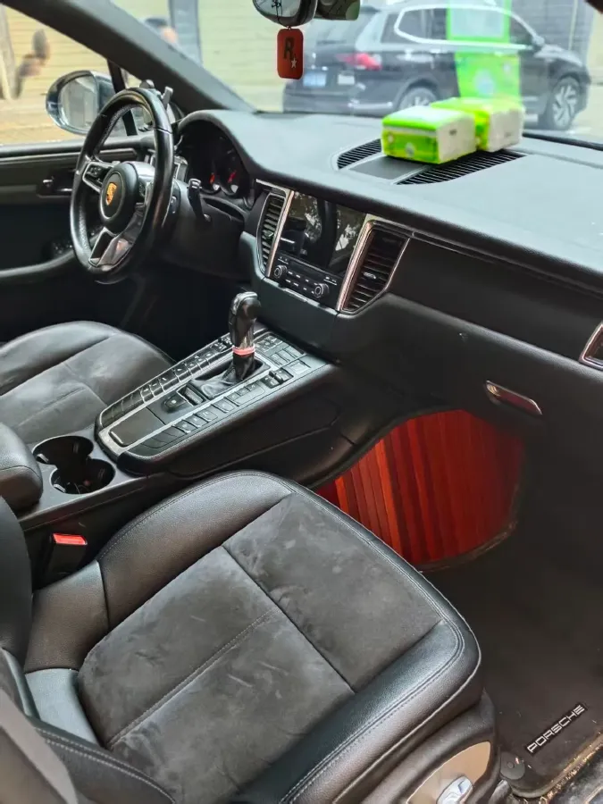 2017 Porsche Macan 2.0T 252HP L4 7DCT,autocango,china used car exporter,china ev exporter,chinese used car exporter,chinese used ev exporter