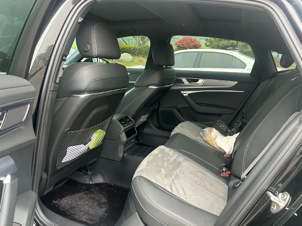 2024 Audi A6L 2.0T 245HP L4 7DCT,autocango,china used car exporter,china ev exporter,chinese used car exporter,chinese used ev exporter