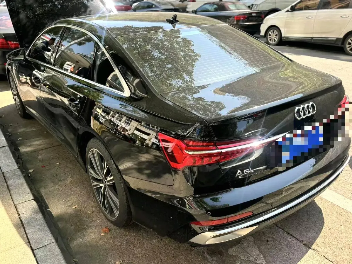2023 Audi A6L 2.0T 245HP L4 7DCT,autocango,china used car exporter,china ev exporter,chinese used car exporter,chinese used ev exporter