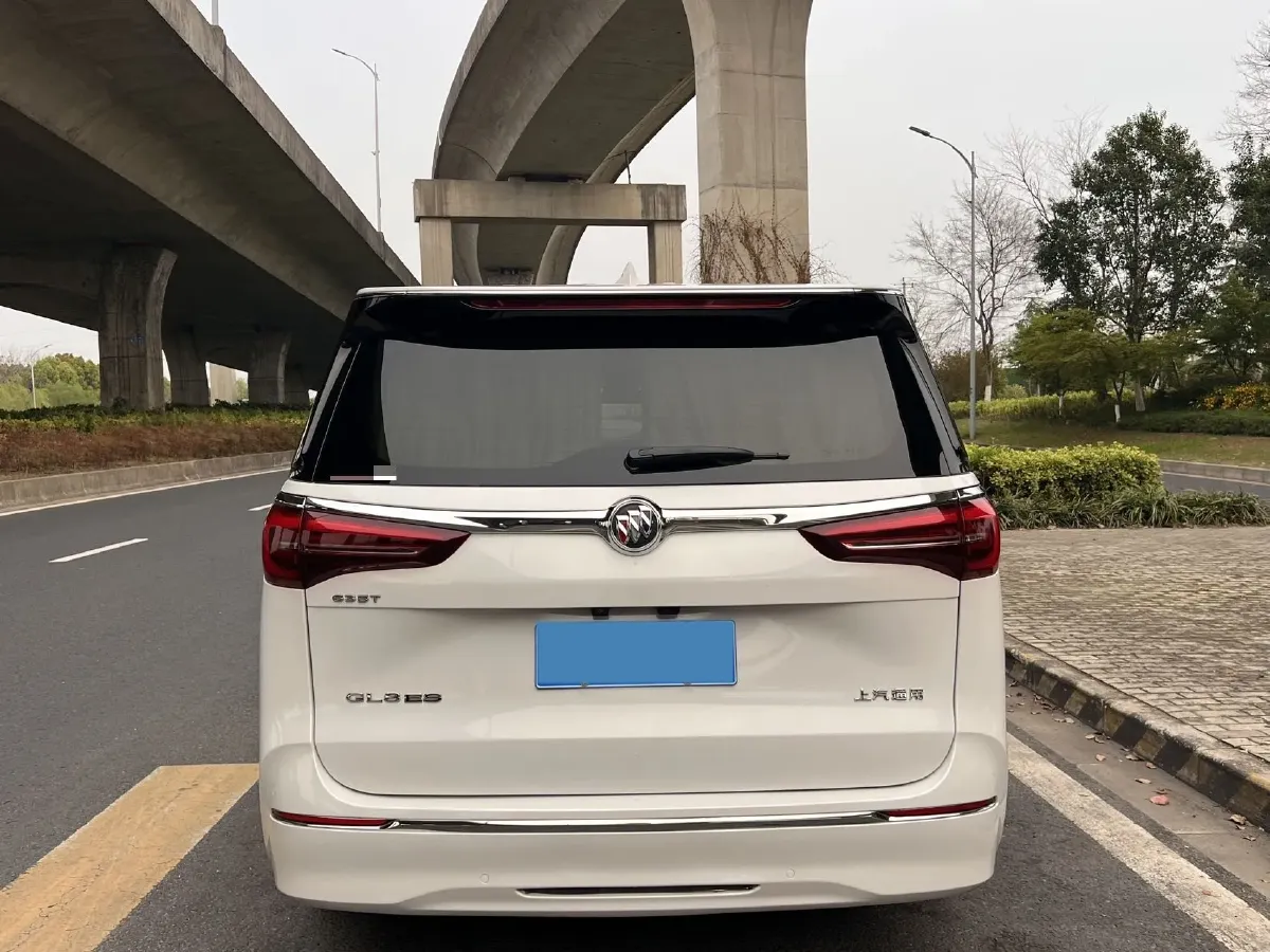 2021 Buick GL8 2.0T 237HP L4 9AT,autocango,china used car exporter,china ev exporter,chinese used car exporter,chinese used ev exporter