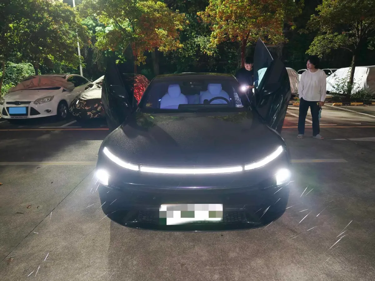 2023 Xpeng P7 BEV 86.2KWH,autocango,china used car exporter,china ev exporter,chinese used car exporter,chinese used ev exporter