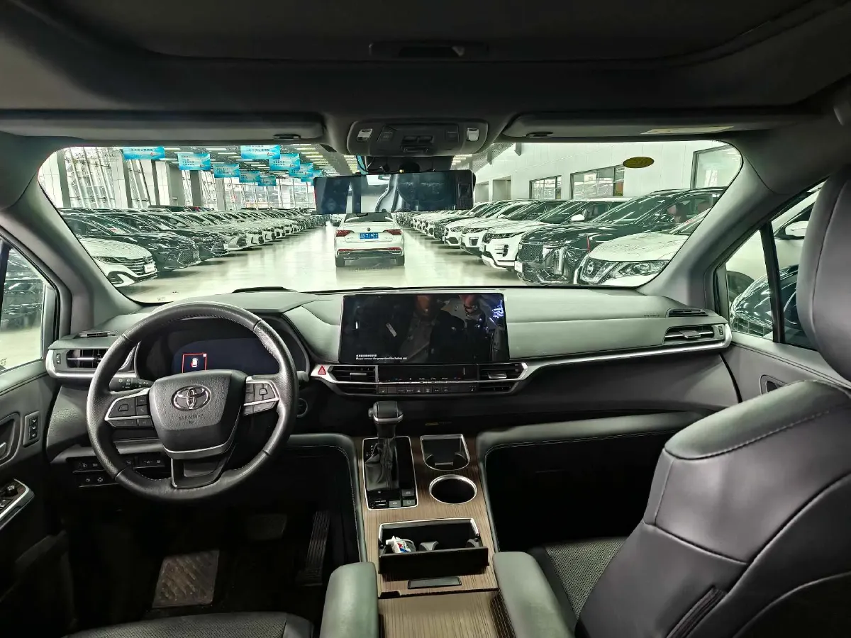 2024 Toyota Granvia 2.5L 189HP L4 E-CVT Hybrid,autocango,china used car exporter,china ev exporter,chinese used car exporter,chinese used ev exporter