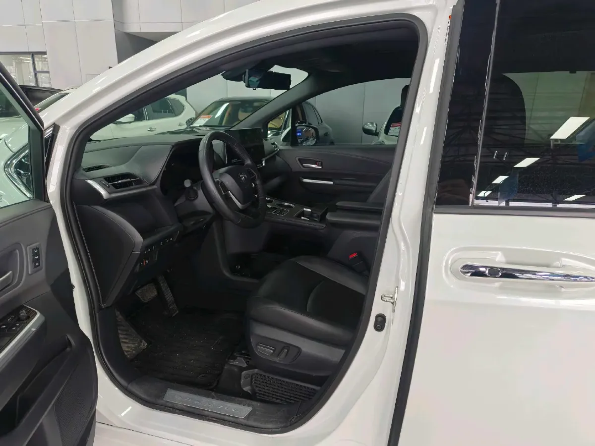 2024 Toyota Granvia 2.5L 189HP L4 E-CVT Hybrid,autocango,china used car exporter,china ev exporter,chinese used car exporter,chinese used ev exporter