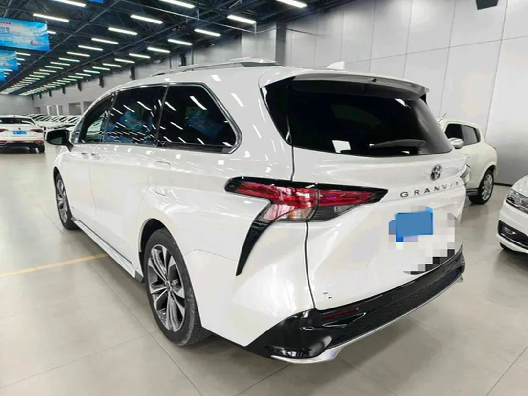 2024 Toyota Granvia 2.5L 189HP L4 E-CVT Hybrid,autocango,china used car exporter,china ev exporter,chinese used car exporter,chinese used ev exporter