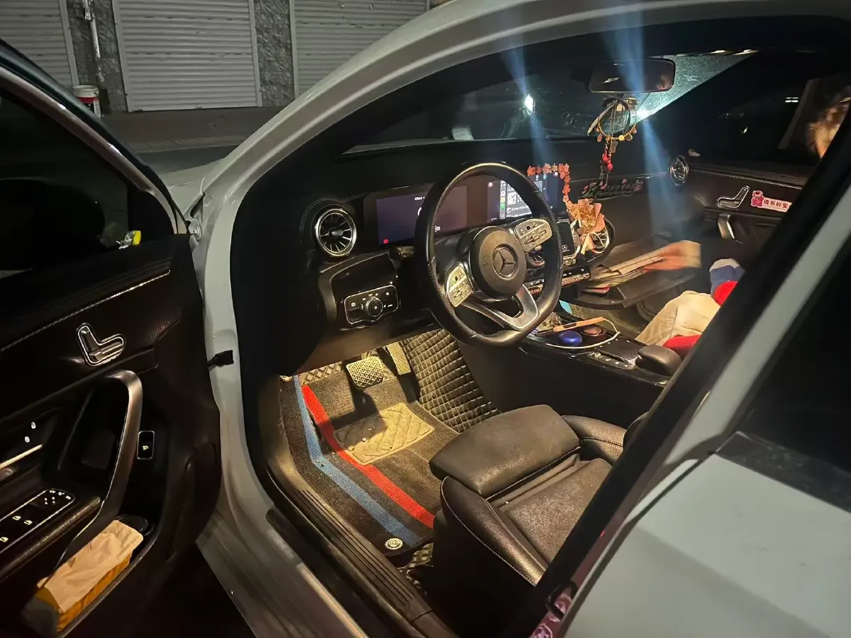 2021 Mercedes-Benz A Class 1.3T 163HP L4 7DCT,autocango,china used car exporter,china ev exporter,chinese used car exporter,chinese used ev exporter