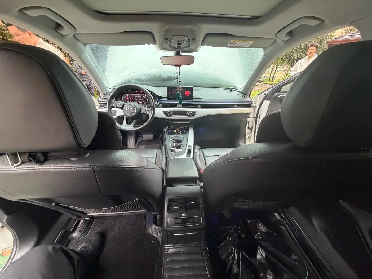 2019 Audi A4L 2.0T 190HP L4 7DCT,autocango,china used car exporter,china ev exporter,chinese used car exporter,chinese used ev exporter