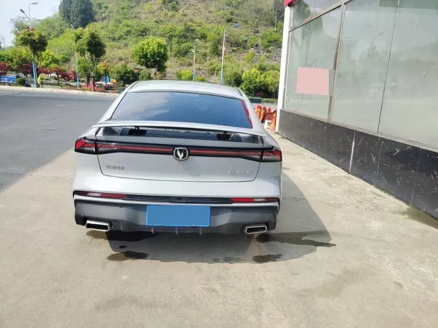 2024 ChangAn UNI-V 1.5T 188HP L4 7DCT,autocango,china used car exporter,china ev exporter,chinese used car exporter,chinese used ev exporter