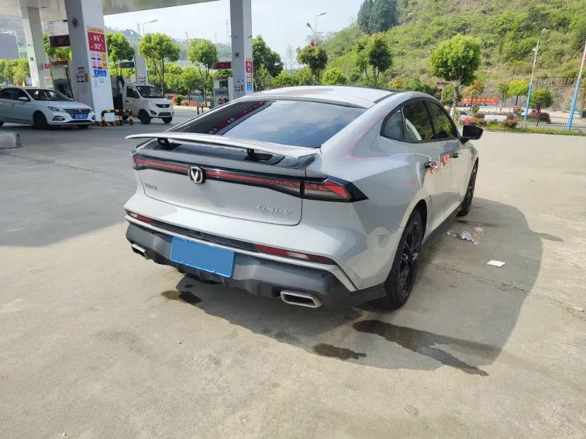 2024 ChangAn UNI-V 1.5T 188HP L4 7DCT,autocango,china used car exporter,china ev exporter,chinese used car exporter,chinese used ev exporter