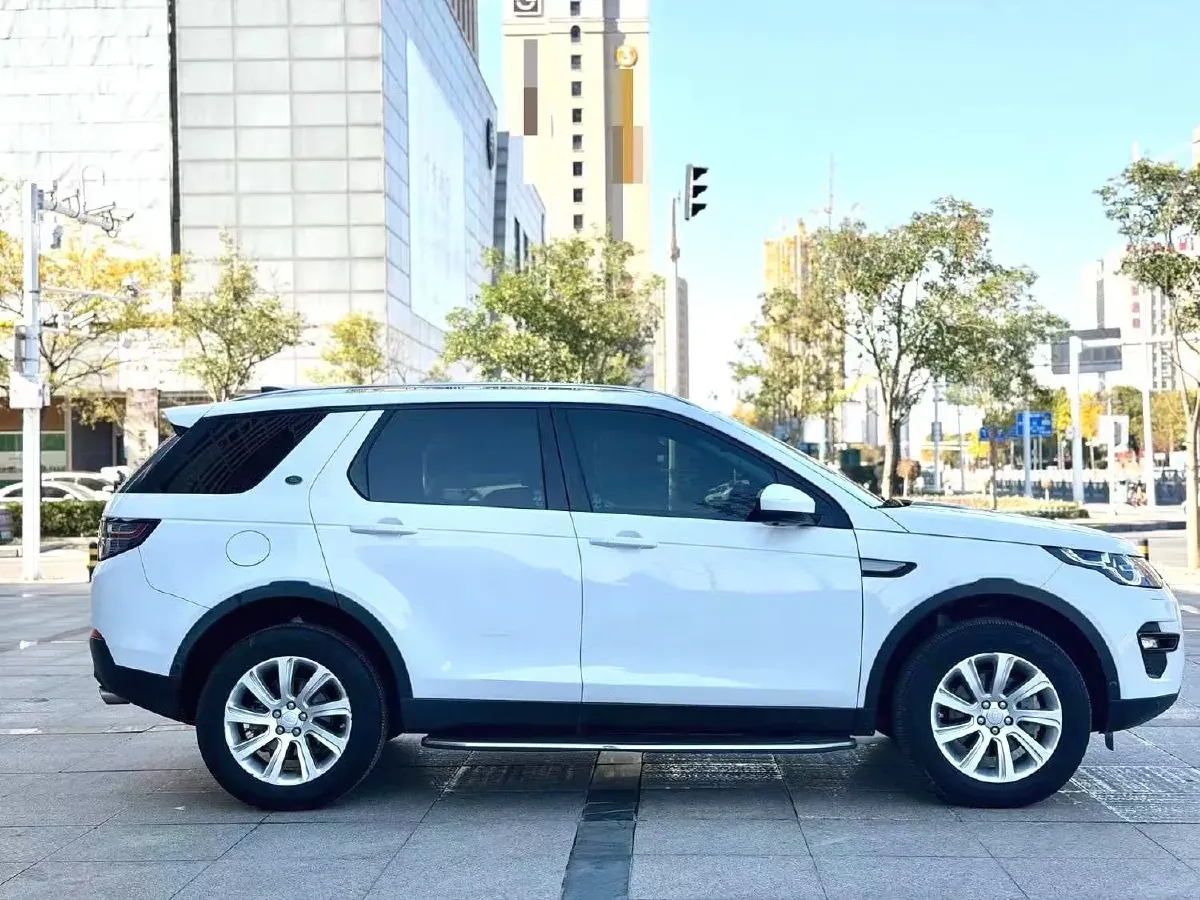 2018 Land Rover Discovery Sport 2.0T 241HP L4 9AT,autocango,china used car exporter,china ev exporter,chinese used car exporter,chinese used ev exporter
