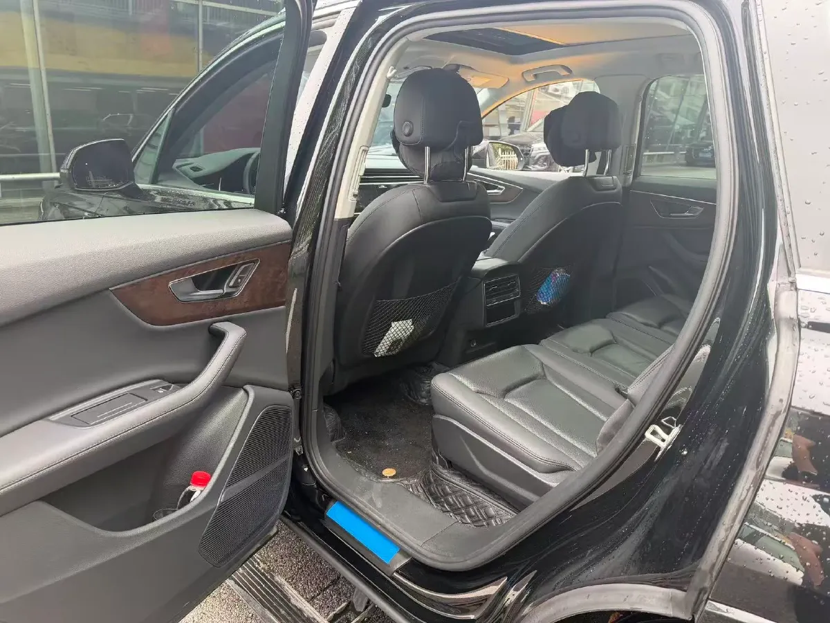 2023 Audi Q7 3.0T 340HP V6 8AT,autocango,china used car exporter,china ev exporter,chinese used car exporter,chinese used ev exporter