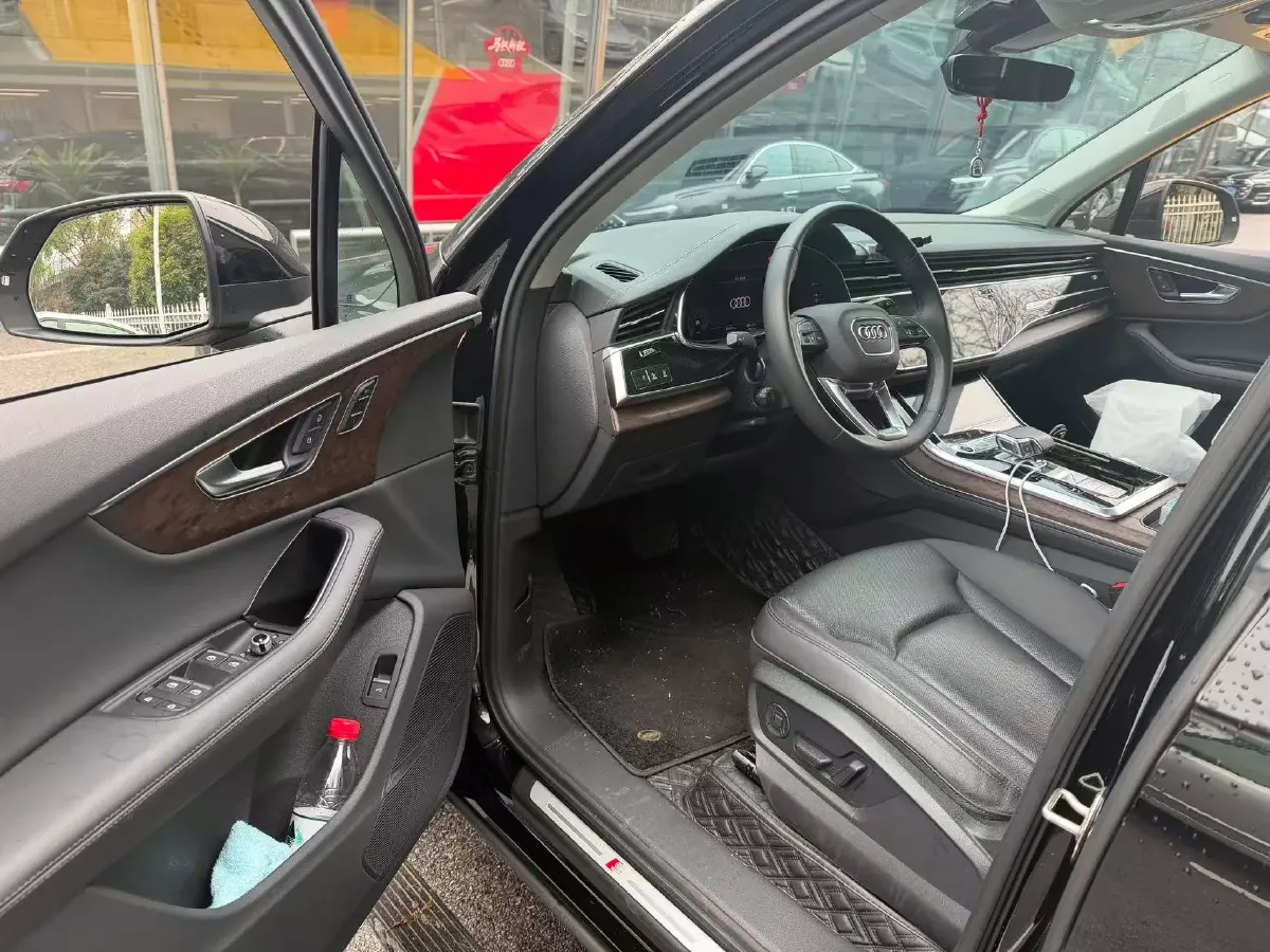 2023 Audi Q7 3.0T 340HP V6 8AT,autocango,china used car exporter,china ev exporter,chinese used car exporter,chinese used ev exporter