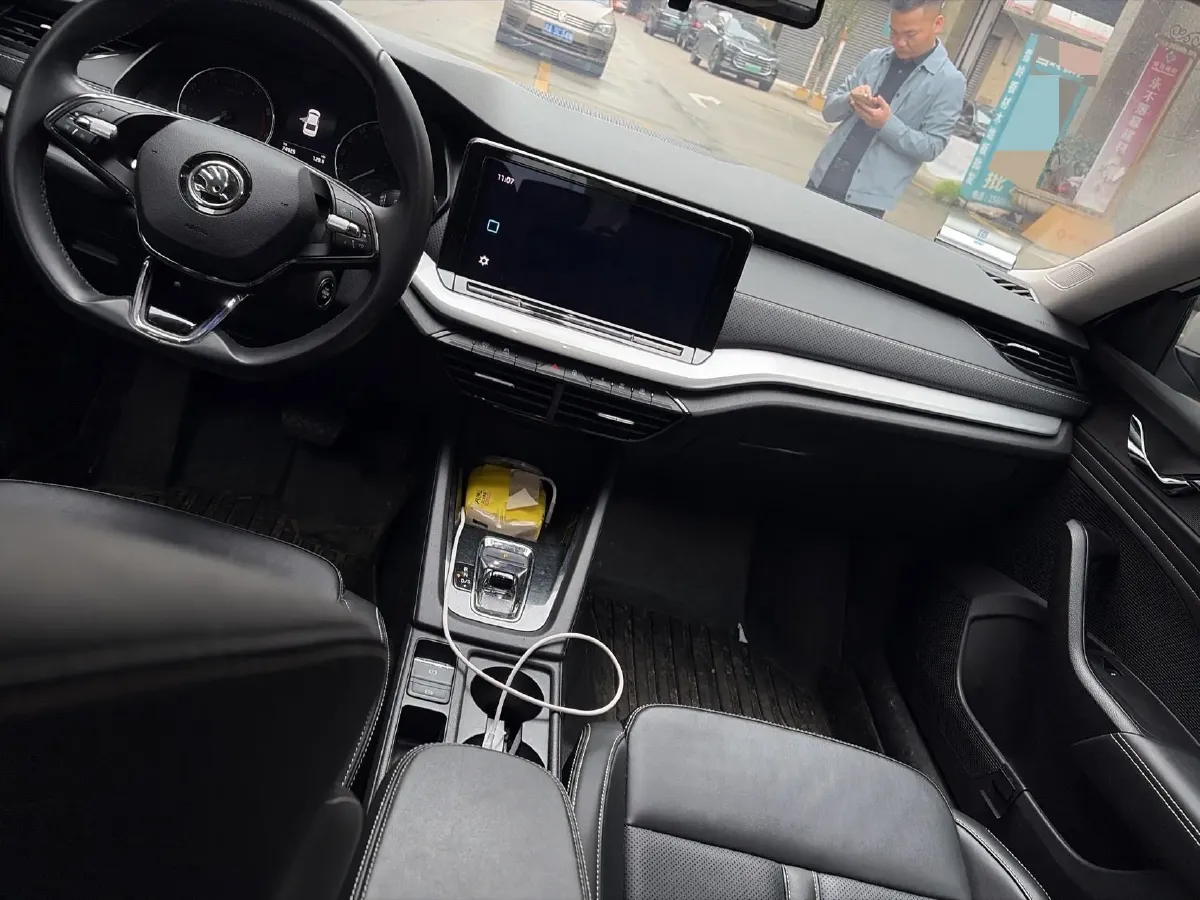 2022 Skoda Octavia 1.4T 150HP L4 7DCT,autocango,china used car exporter,china ev exporter,chinese used car exporter,chinese used ev exporter