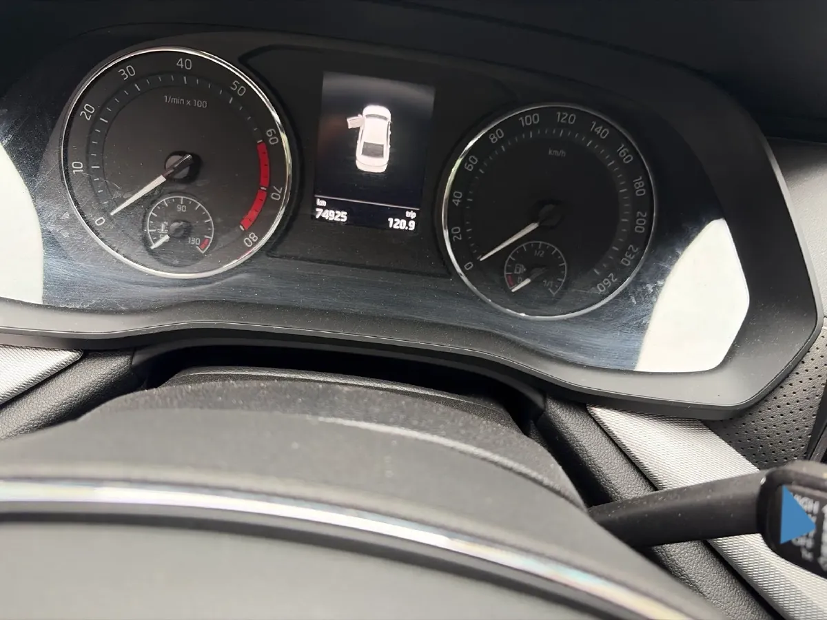 2022 Skoda Octavia 1.4T 150HP L4 7DCT,autocango,china used car exporter,china ev exporter,chinese used car exporter,chinese used ev exporter