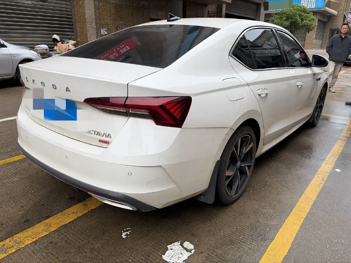 2022 Skoda Octavia 1.4T 150HP L4 7DCT,autocango,china used car exporter,china ev exporter,chinese used car exporter,chinese used ev exporter