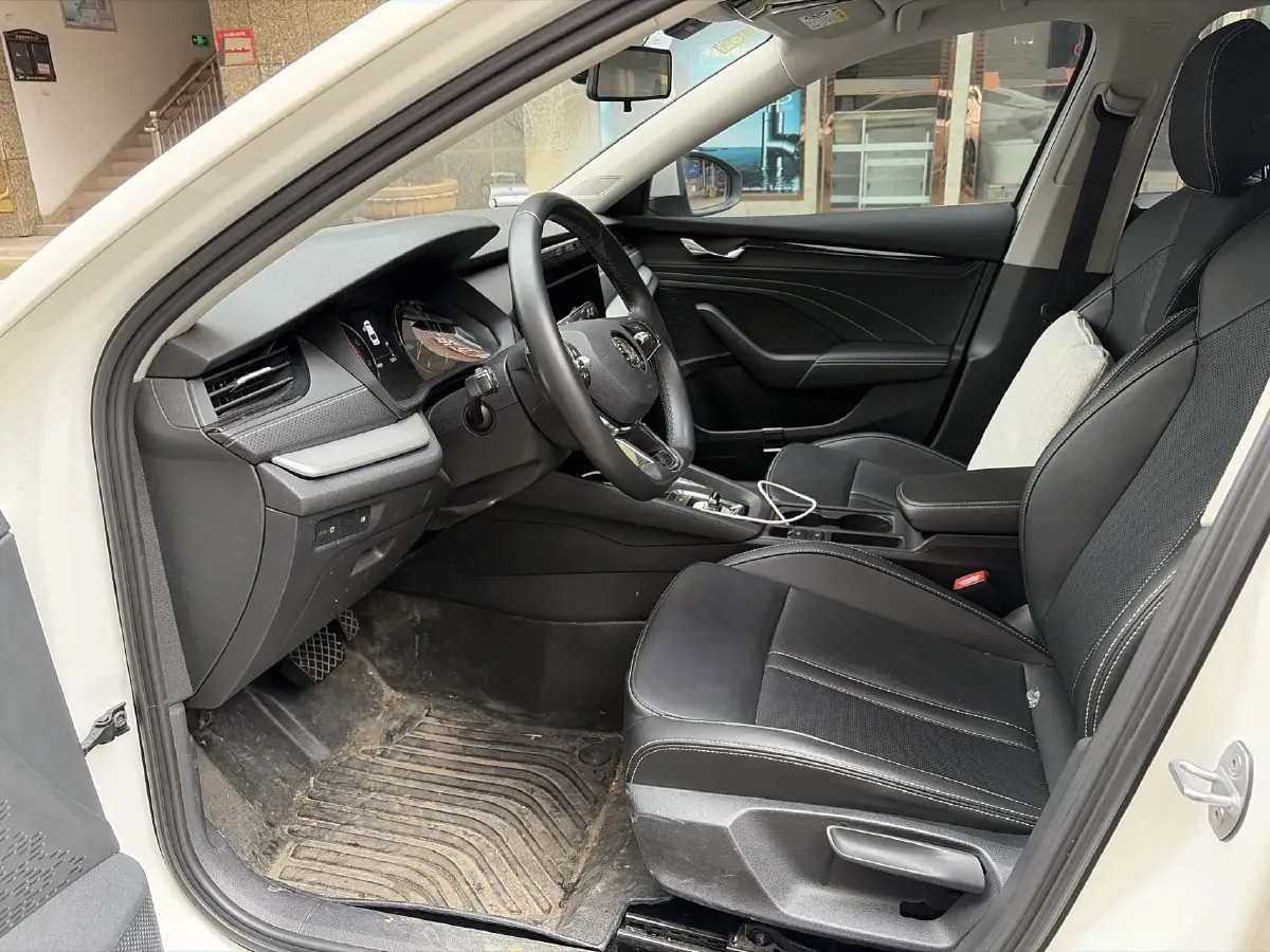 2022 Skoda Octavia 1.4T 150HP L4 7DCT,autocango,china used car exporter,china ev exporter,chinese used car exporter,chinese used ev exporter