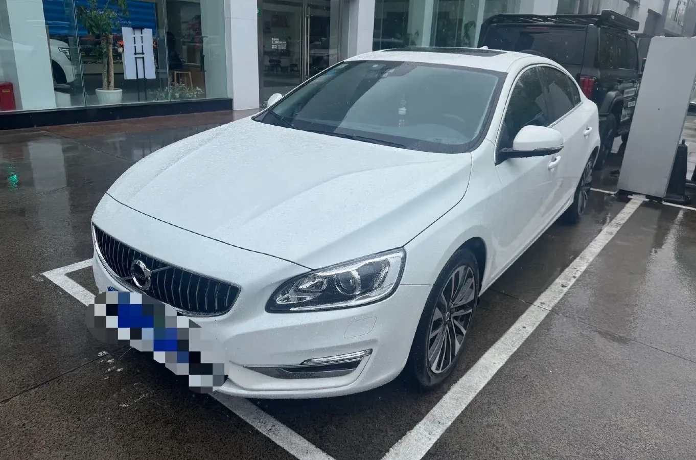 2018 Volvo S60 2.0T 190HP L4 6AT,autocango,china used car exporter,china ev exporter,chinese used car exporter,chinese used ev exporter