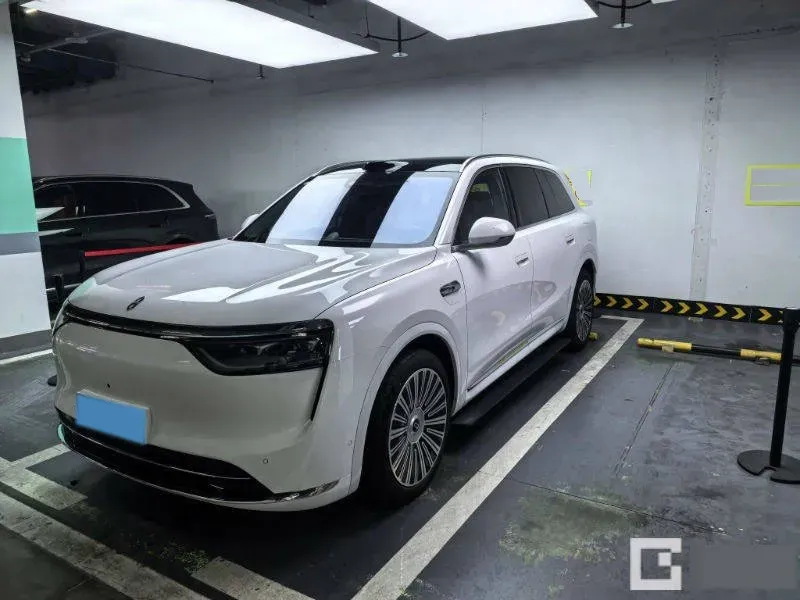 2025 AITO AITO M8 REEV 160HP REEV 53.4KWH,autocango,china used car exporter,china ev exporter,chinese used car exporter,chinese used ev exporter