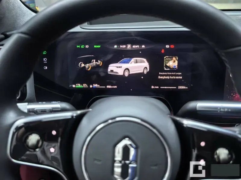 2025 AITO AITO M8 REEV 160HP REEV 53.4KWH,autocango,china used car exporter,china ev exporter,chinese used car exporter,chinese used ev exporter