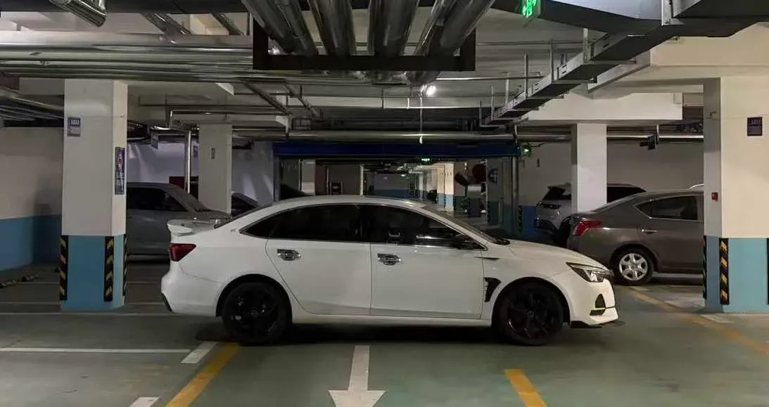 2020 Roewe i6 MAX 1.5T 173HP L4 7DCT,autocango,china used car exporter,china ev exporter,chinese used car exporter,chinese used ev exporter