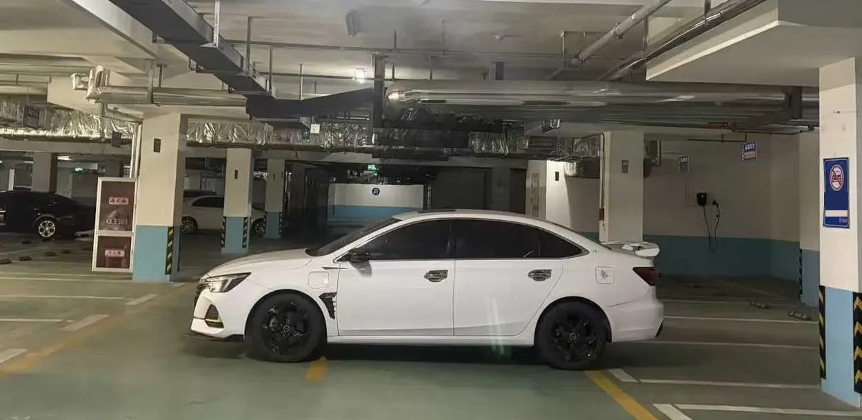 2020 Roewe i6 MAX 1.5T 173HP L4 7DCT,autocango,china used car exporter,china ev exporter,chinese used car exporter,chinese used ev exporter