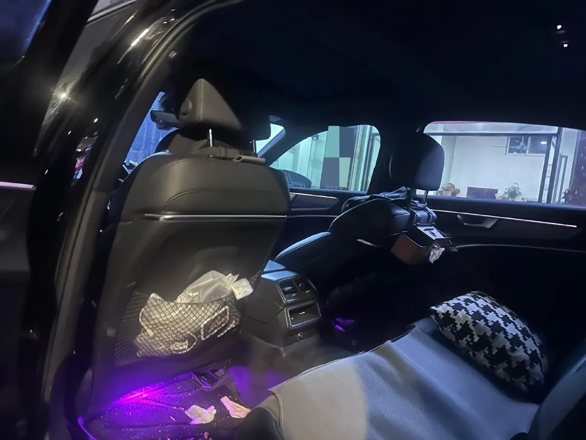 2022 Audi A6L 2.0T 190HP L4 7DCT,autocango,china used car exporter,china ev exporter,chinese used car exporter,chinese used ev exporter