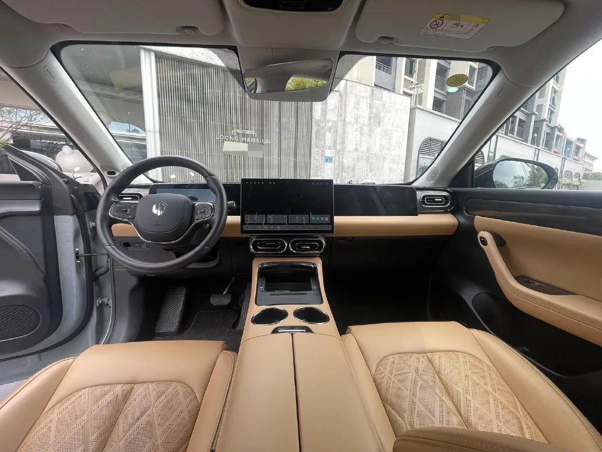 2024 Leapmotor C11 1.5L 95HP L4 REEV 43.74KWH,autocango,china used car exporter,china ev exporter,chinese used car exporter,chinese used ev exporter