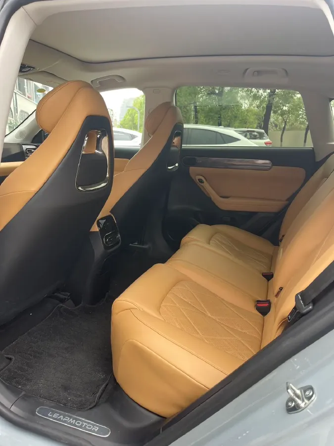 2024 Leapmotor C11 1.5L 95HP L4 REEV 43.74KWH,autocango,china used car exporter,china ev exporter,chinese used car exporter,chinese used ev exporter