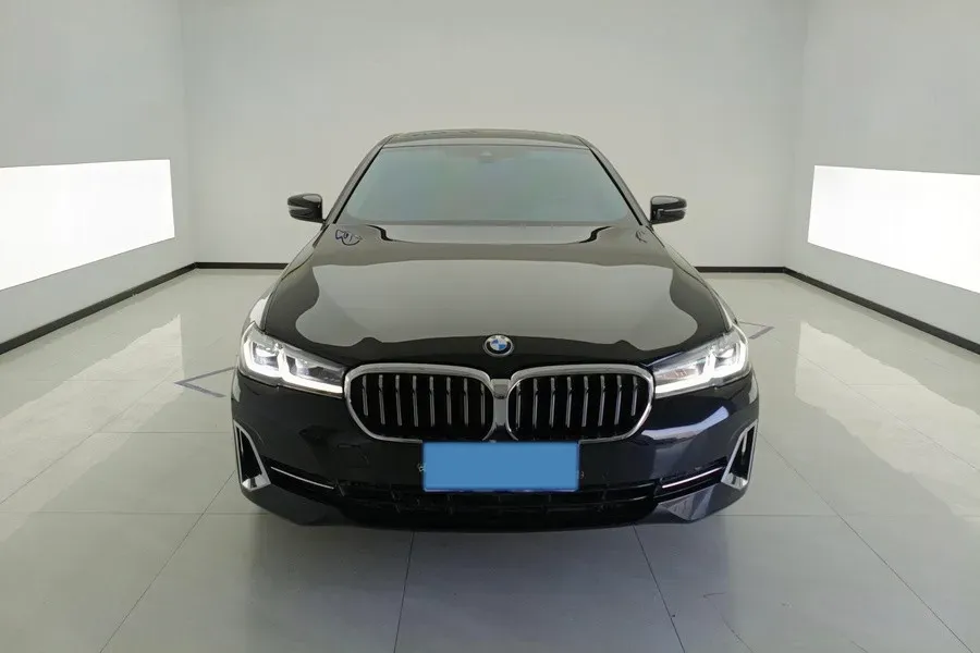 2022 BMW 5 Series 2.0T 184HP L4 8AT,autocango,china used car exporter,china ev exporter,chinese used car exporter,chinese used ev exporter