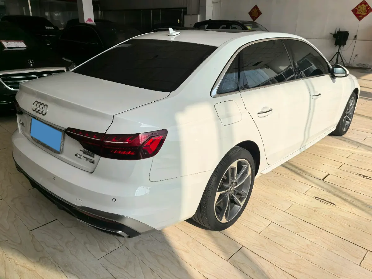 2022 Audi A4L 2.0T 190HP L4 7DCT,autocango,china used car exporter,china ev exporter,chinese used car exporter,chinese used ev exporter