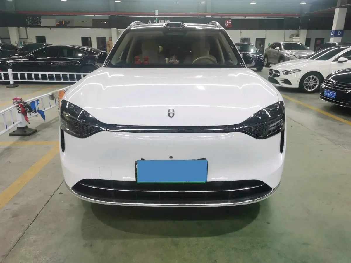 2025 AITO AITO M9 REEV 160HP REEV 52KWH,autocango,china used car exporter,china ev exporter,chinese used car exporter,chinese used ev exporter