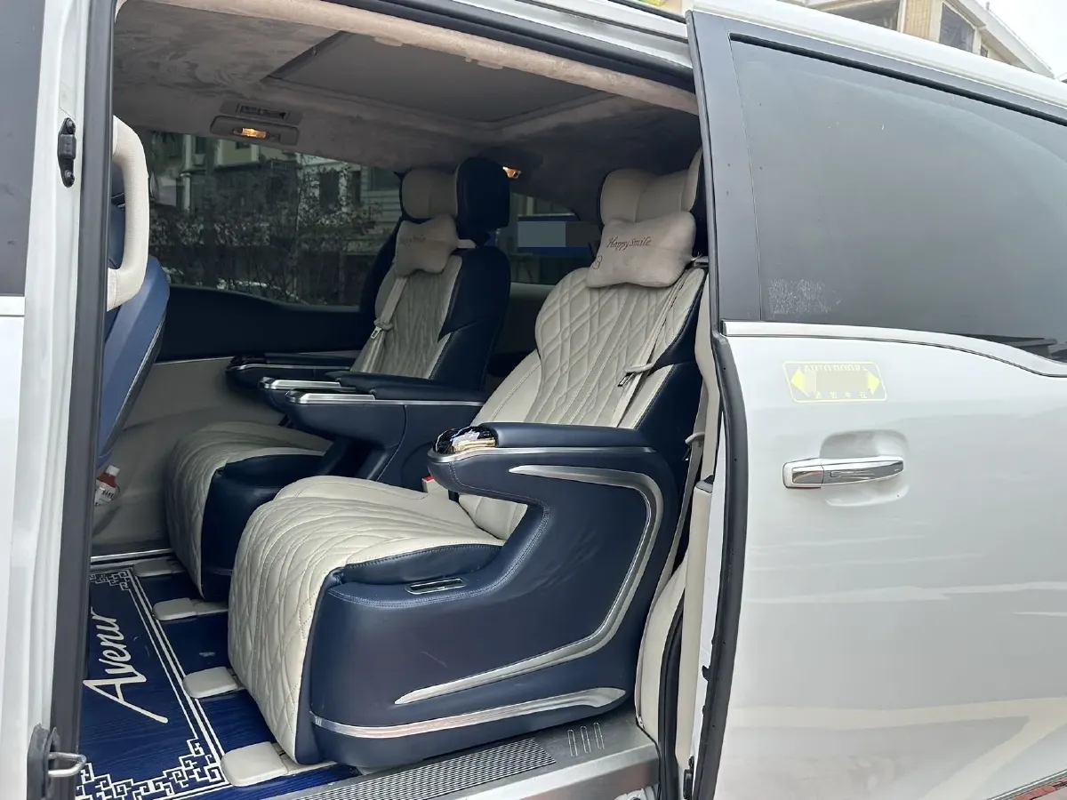 2021 Buick GL8 2.0T 237HP L4 9AT,autocango,china used car exporter,china ev exporter,chinese used car exporter,chinese used ev exporter