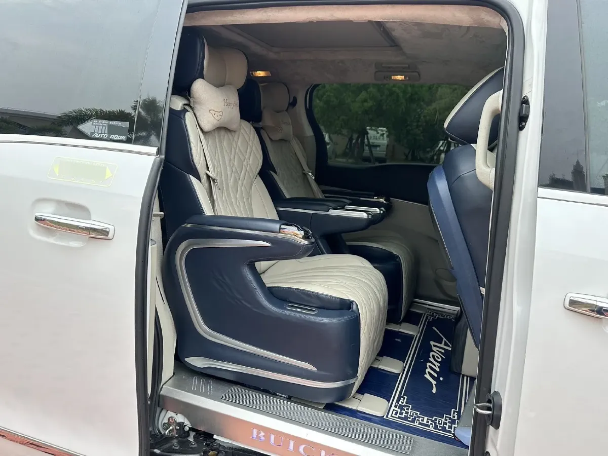 2021 Buick GL8 2.0T 237HP L4 9AT,autocango,china used car exporter,china ev exporter,chinese used car exporter,chinese used ev exporter