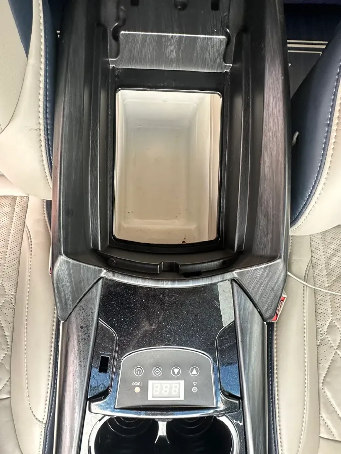 2021 Buick GL8 2.0T 237HP L4 9AT,autocango,china used car exporter,china ev exporter,chinese used car exporter,chinese used ev exporter