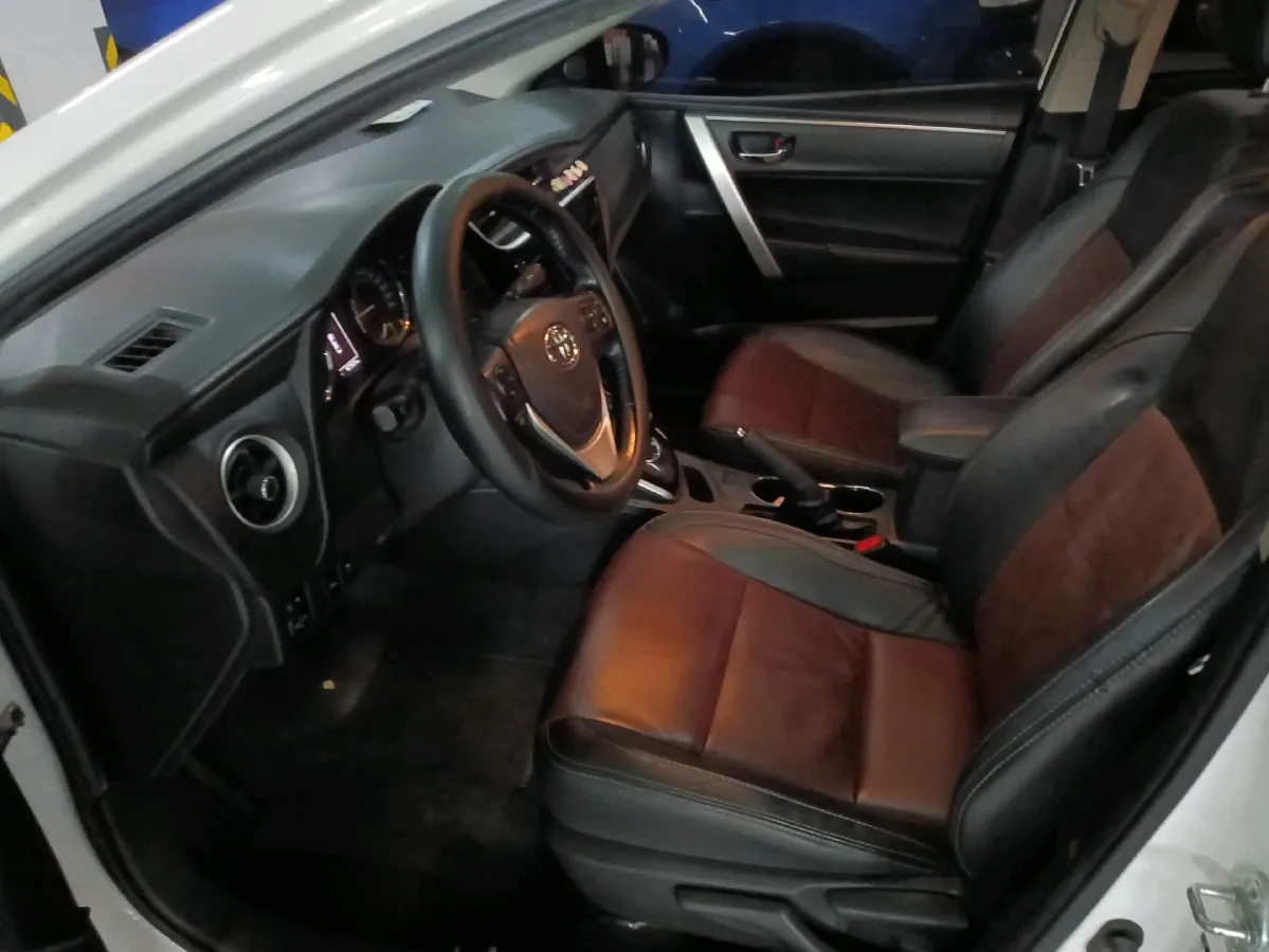 2017 Ford Focus 1.5T 181HP L4 6AT,autocango,china used car exporter,china ev exporter,chinese used car exporter,chinese used ev exporter