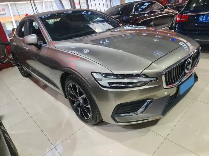 2021 Volvo S60 2.0T 190HP L4 8AT,autocango,china used car exporter,china ev exporter,chinese used car exporter,chinese used ev exporter