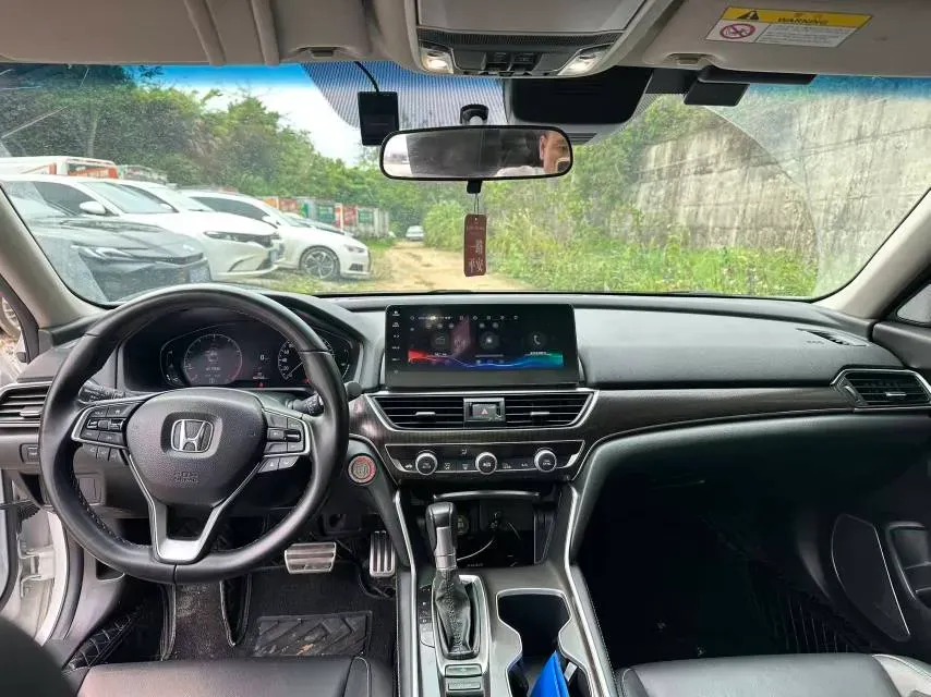 2022 Honda Accord 1.5T 194HP L4 CVT,autocango,china used car exporter,china ev exporter,chinese used car exporter,chinese used ev exporter