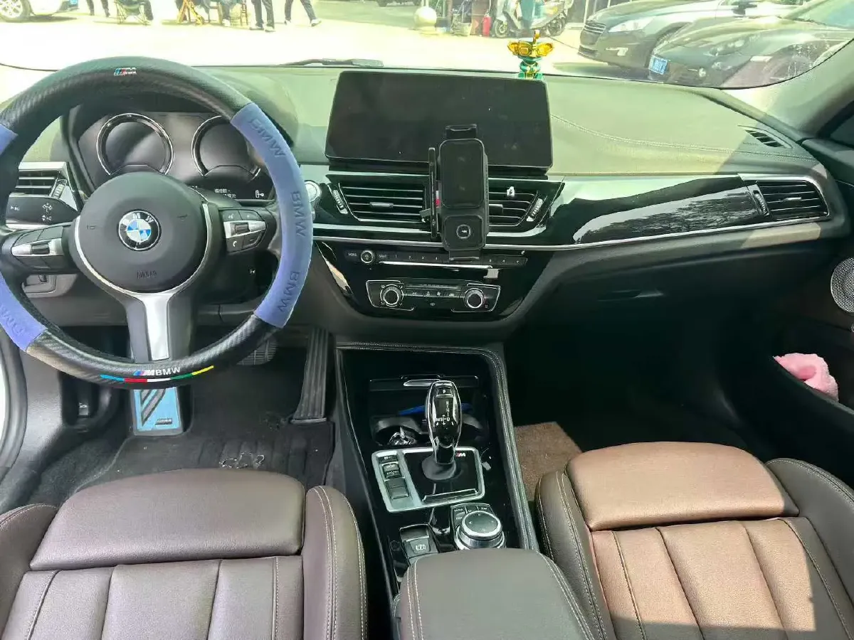 2023 BMW 1 Series 2.0T 178HP L4 7DCT,autocango,china used car exporter,china ev exporter,chinese used car exporter,chinese used ev exporter