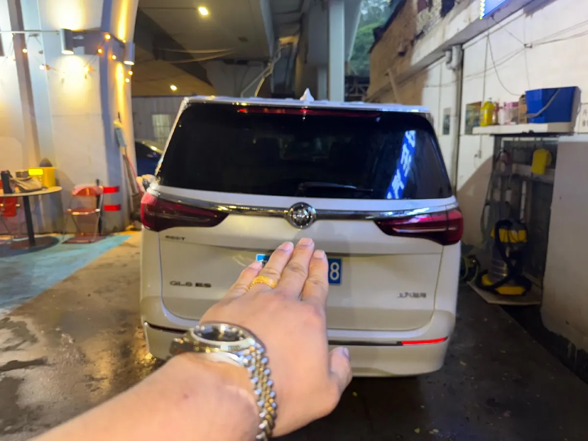 2022 Buick GL8 2.0T 237HP L4 9AT,autocango,china used car exporter,china ev exporter,chinese used car exporter,chinese used ev exporter