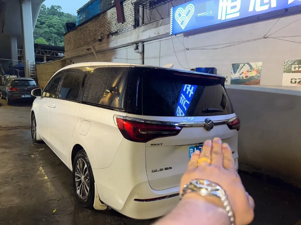 2022 Buick GL8 2.0T 237HP L4 9AT,autocango,china used car exporter,china ev exporter,chinese used car exporter,chinese used ev exporter