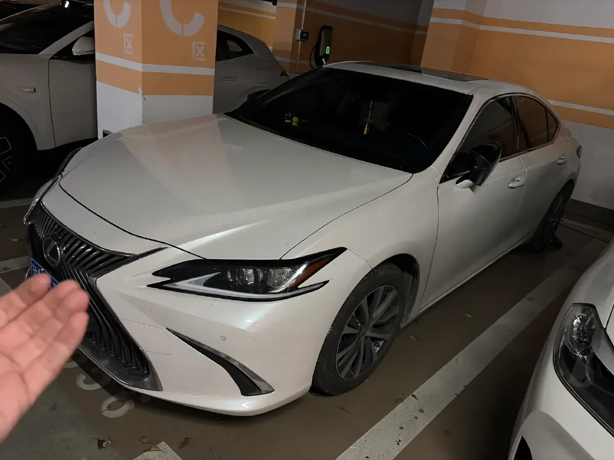 2020 Lexus ES 2.5L 178HP L4 E-CVT Hybrid,autocango,china used car exporter,china ev exporter,chinese used car exporter,chinese used ev exporter