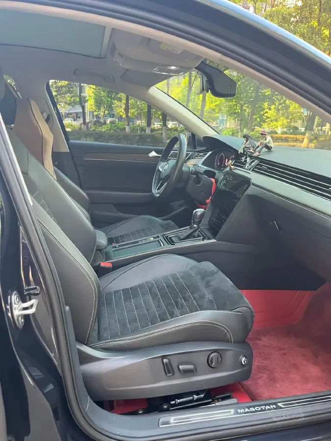 2020 Volkswagen Magotan 2.0T 186HP L4 7DCT,autocango,china used car exporter,china ev exporter,chinese used car exporter,chinese used ev exporter