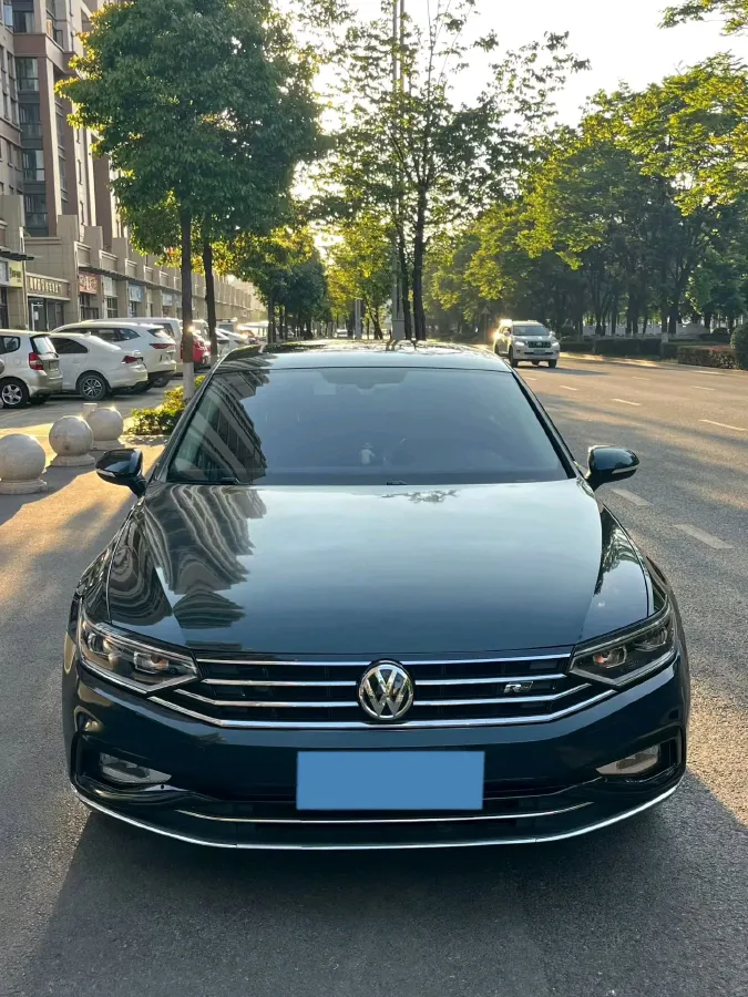 2020 Volkswagen Magotan 2.0T 186HP L4 7DCT,autocango,china used car exporter,china ev exporter,chinese used car exporter,chinese used ev exporter