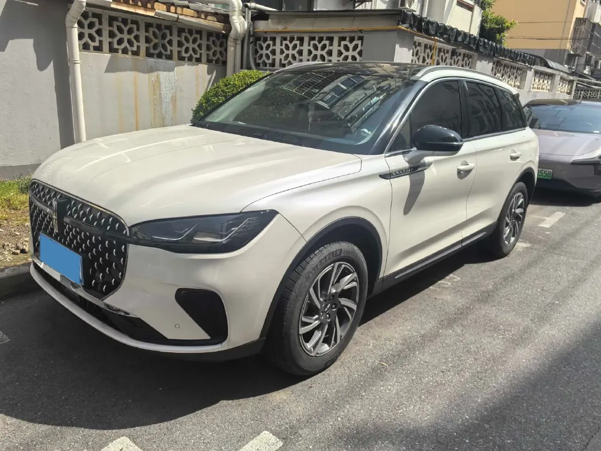 2023 Lincoln Corsair 2.0T 261HP L4 8AT,autocango,china used car exporter,china ev exporter,chinese used car exporter,chinese used ev exporter