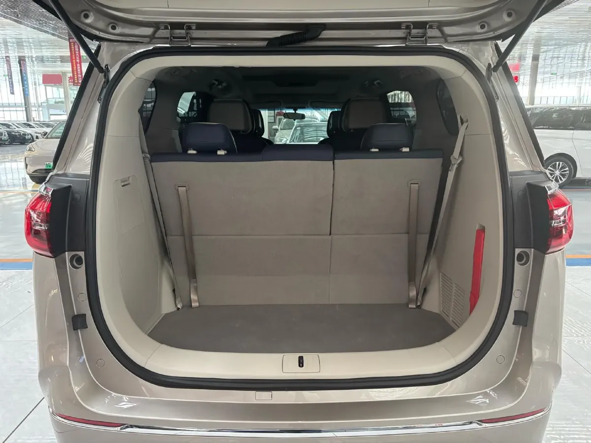 2023 Buick GL8 2.0T 237HP L4 9AT,autocango,china used car exporter,china ev exporter,chinese used car exporter,chinese used ev exporter