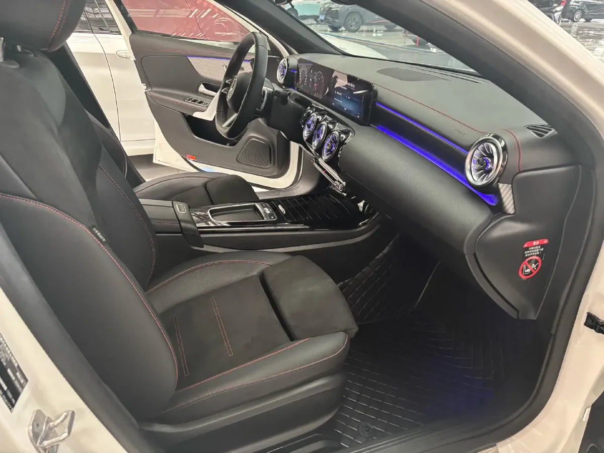 2024 Mercedes-Benz A Class 1.3T 163HP L4 7DCT,autocango,china used car exporter,china ev exporter,chinese used car exporter,chinese used ev exporter